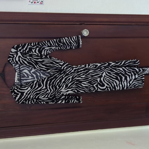 Evan Picone Black & White Animal Print Wrap Dress Size 12 - Picture 1 of 6